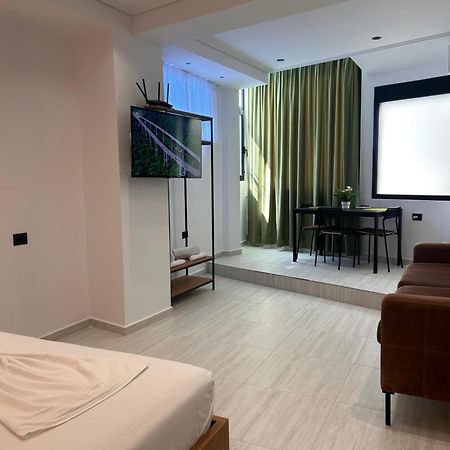 Crown Apartment Саранде Екстериор снимка