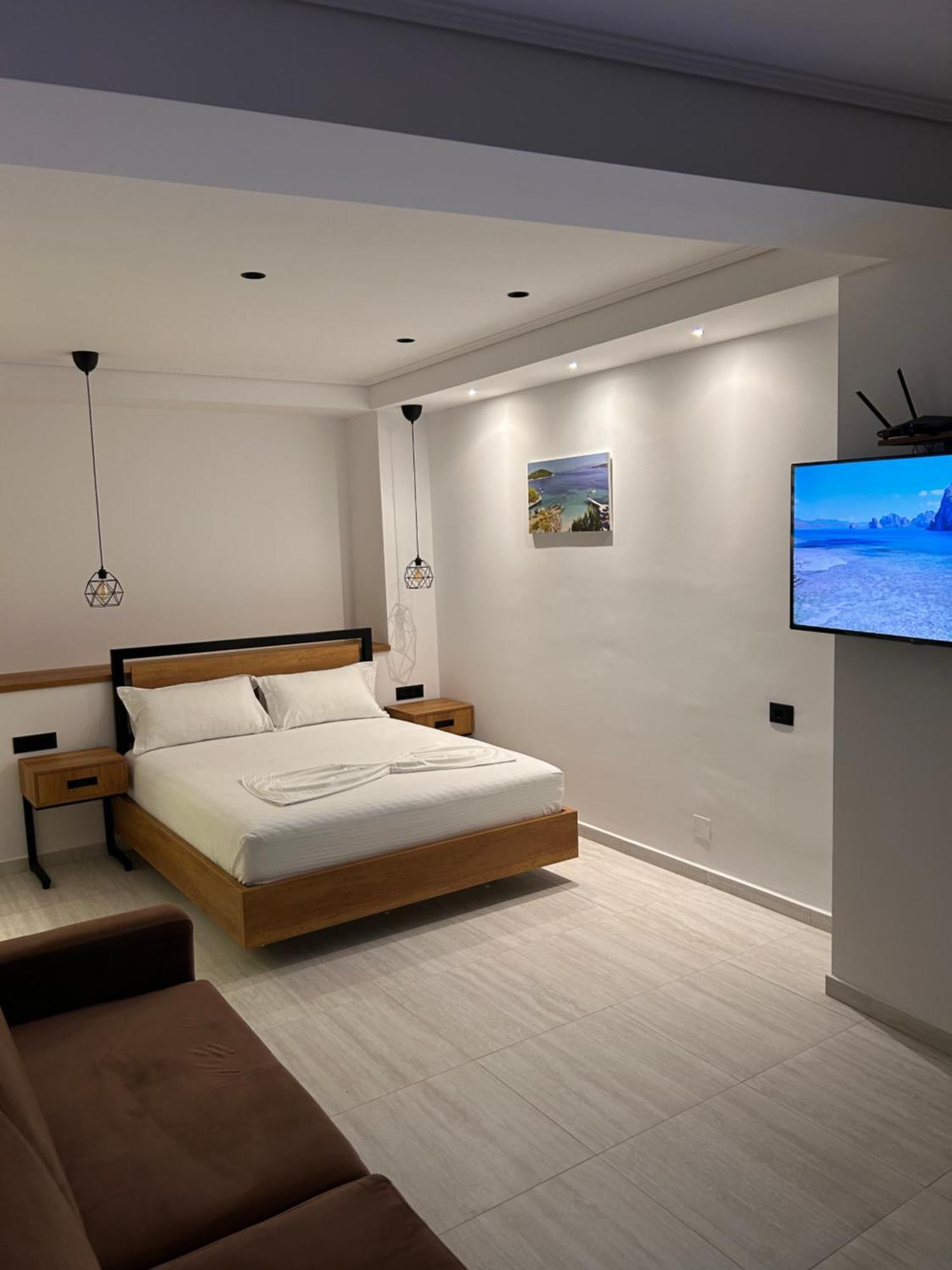 Crown Apartment Саранде Екстериор снимка